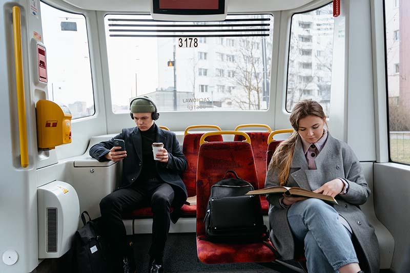 putovati na posao u autobusu